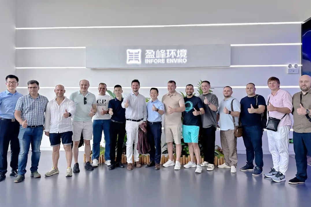 “出?！毙缕?俄羅斯考察團蒞臨今年會環境參觀調研